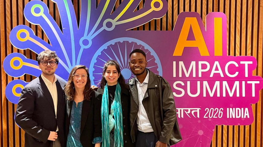 De gauche à droite : Daniel Pap, conseiller juridique auprès du Comité sur l’intelligence artificielle du Conseil de l’Europe ; Guillemette Martin, responsable principale pour l’intelligence artificielle et la protection des données à caractère personnel du Programme Sud VI; Clara Merheb et Benjamin Kyamoneka Mpey, participants du programme HEY.