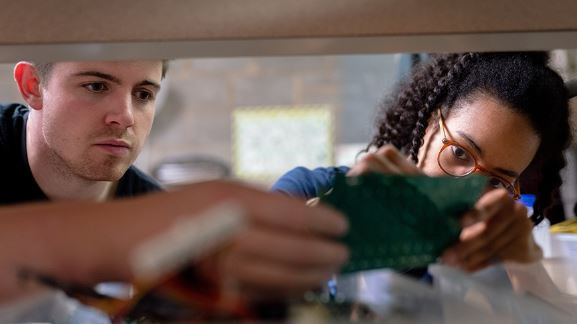 ⓒ thisisengineering-raeng on unsplash