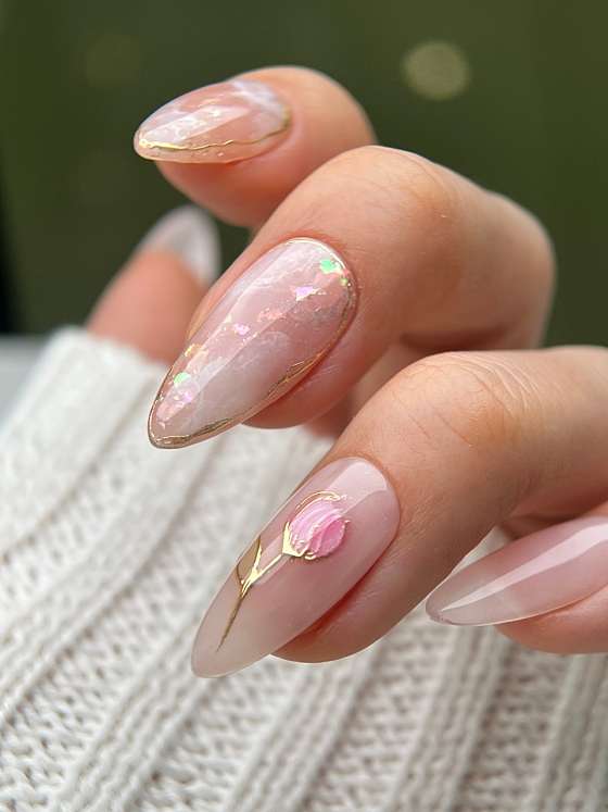 아델라 네일 미용학원