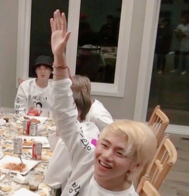 V BTS