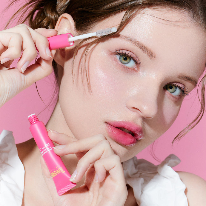 생기 가득 핑크 세럼으로 속눈썹 촘촘 케어