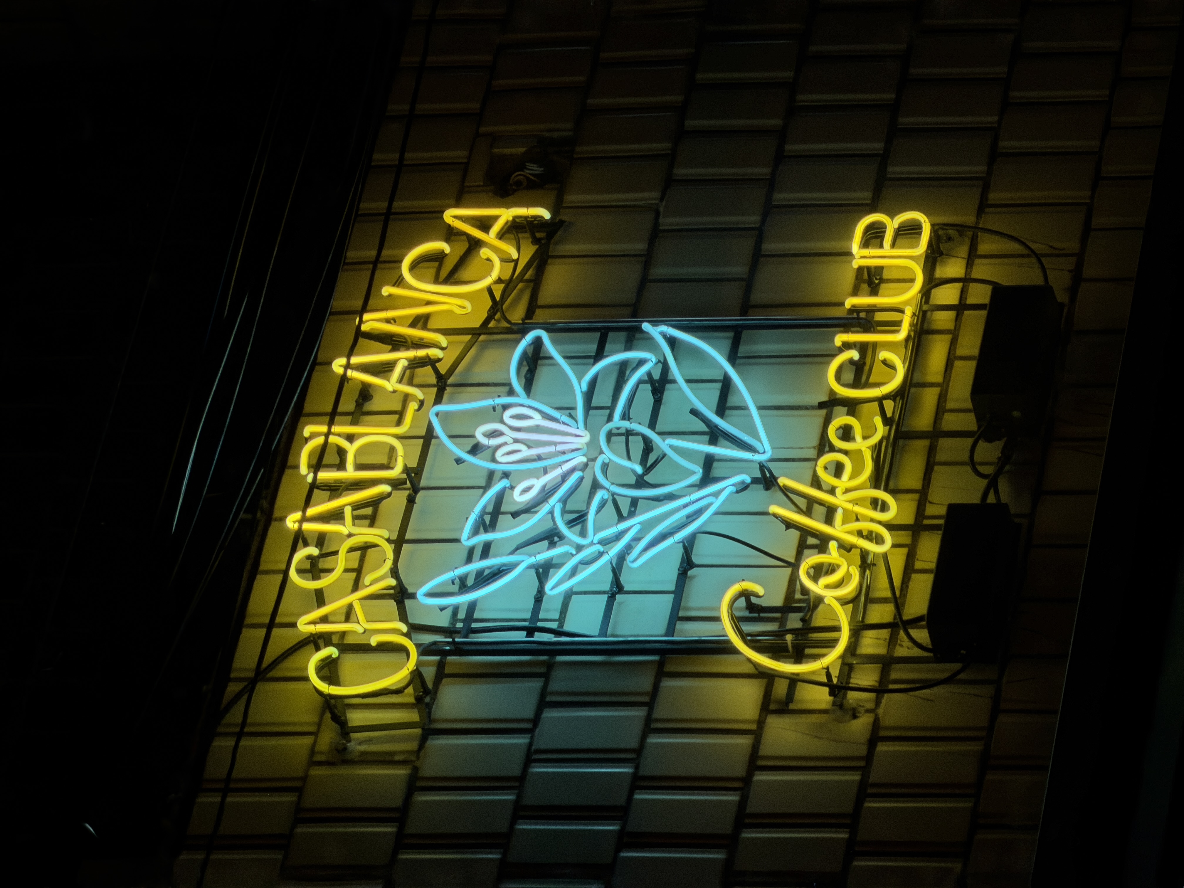 저희 까사블랑카 커피크럽의 매력을
블로거분들의 특색있는 소개로 알려주세요
마산에 이런분위기의 카페가있다라는것을
알려주세요 부탁드립니다