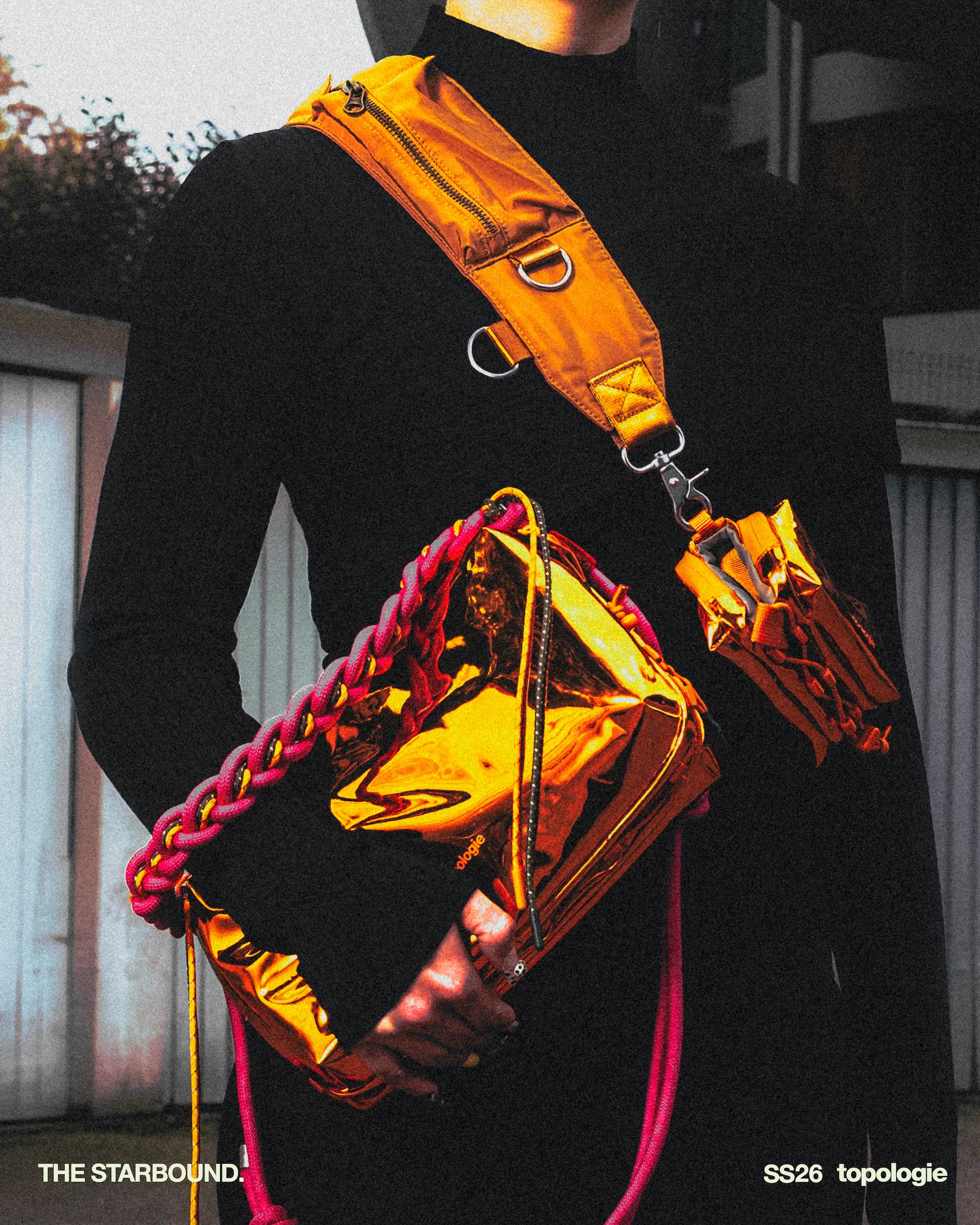 글로벌 컨템포러리 패션 브랜드, 토폴로지에서 새로 출된 SS26 컬렉션을 직접 착용하고 자신만의 개성을 살려 인스타그램 이미지로 담아 홍보해주실 분을 모집하고 있습니다.