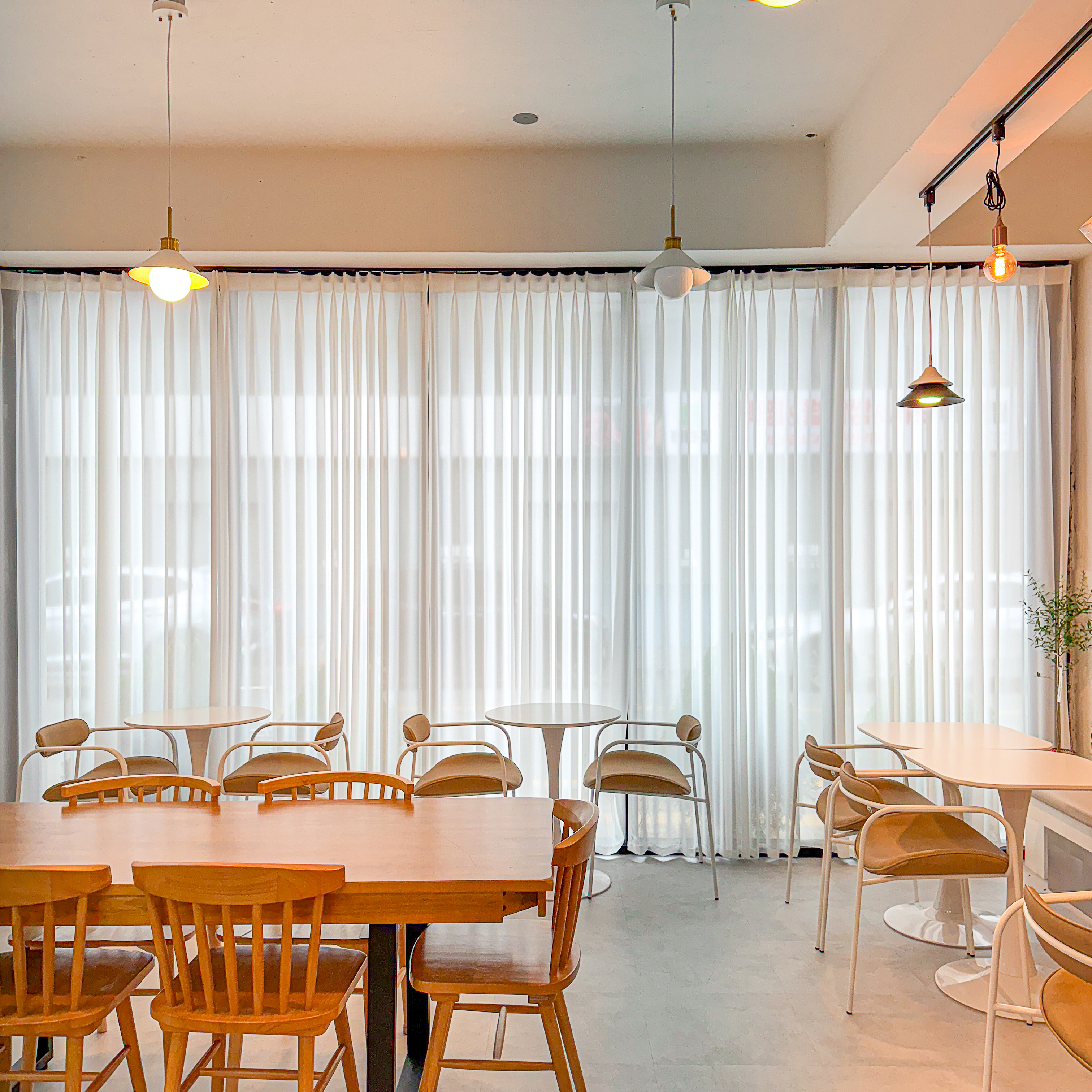 딸기 외에도 지역에서 나는 제철 과일로 다양한 디저트를 만들어 브런치파티 디저트와 함께 행복한 시간을 보내세요!