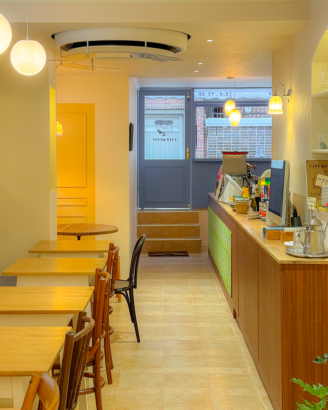 매일 아침 직접 준비하는 신선한 재료의 샌드위치와 파스타, 따뜻한 스프, 향긋한 커피를 맛보실 수 있습니다.