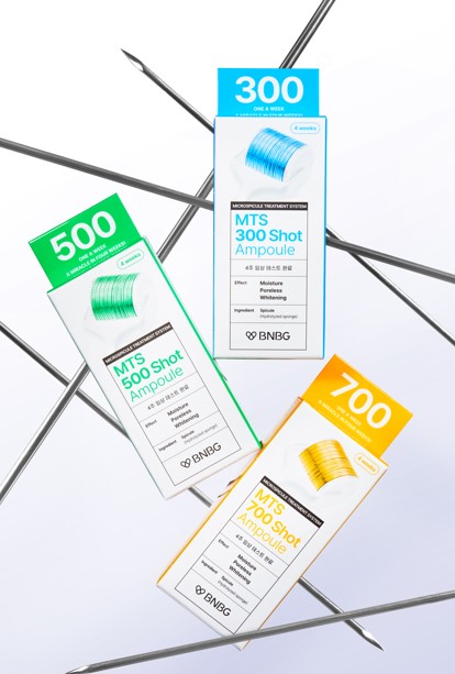 모공에 직접 꽂는 히알/시카/비타샷! 모공보다 작은 미세 스피큘이 유효성분을 피부에 쏙쏙, 피부 전문기관급 효과를 집에서 누리는 홈케어 앰플!